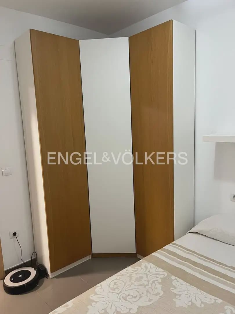5 soverom Kjedet enebolig til leie i La Pobla de Vallbona med svømmebasseng garasje - € 1 900 (Ref: 10093912)