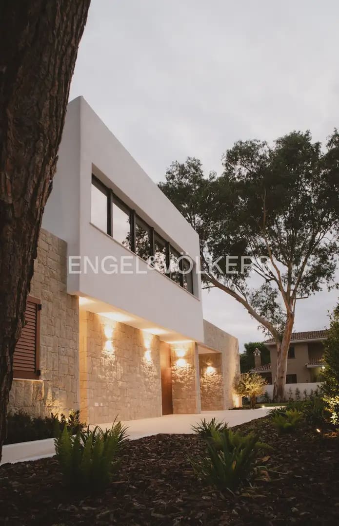 5 bedroom Villa for sale in L'Eliana with garage - € 1,480,000 (Ref: 10093913)