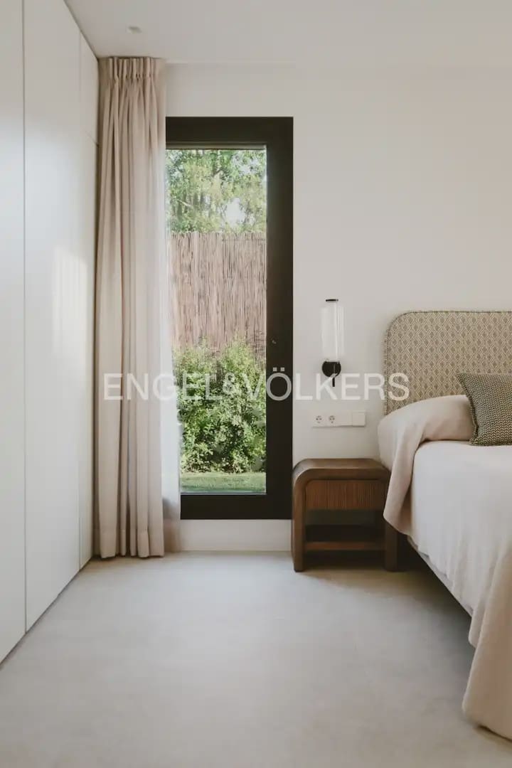 5 bedroom Villa for sale in L'Eliana with garage - € 1,480,000 (Ref: 10093913)