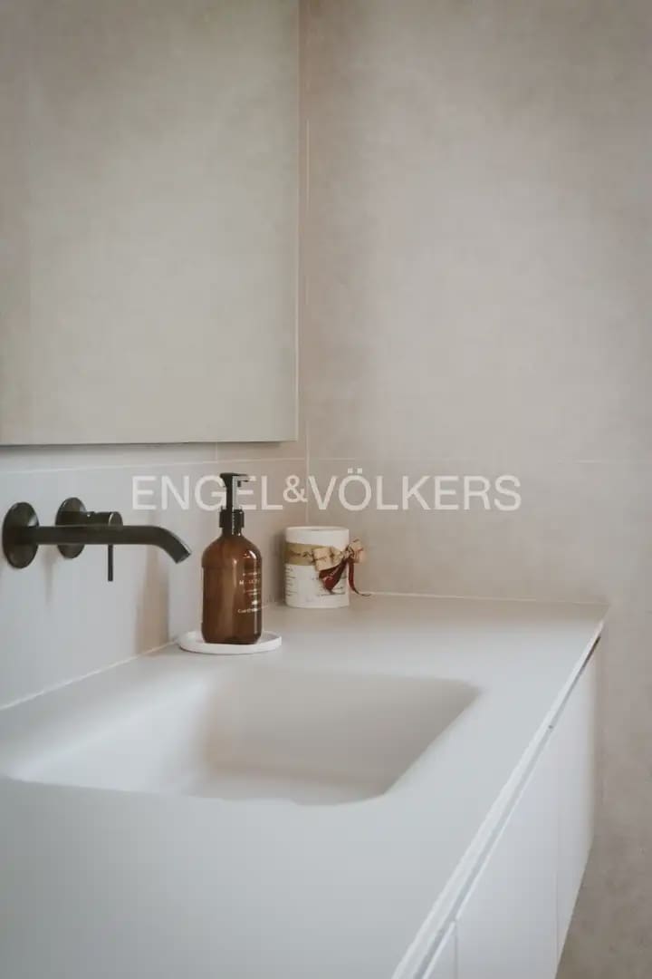 5 bedroom Villa for sale in L'Eliana with garage - € 1,480,000 (Ref: 10093913)