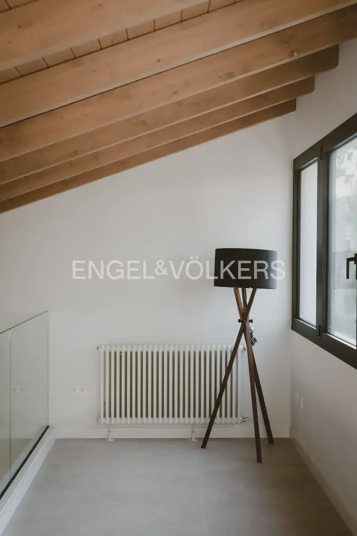 5 bedroom Villa for sale in L'Eliana with garage - € 1,480,000 (Ref: 10093913)