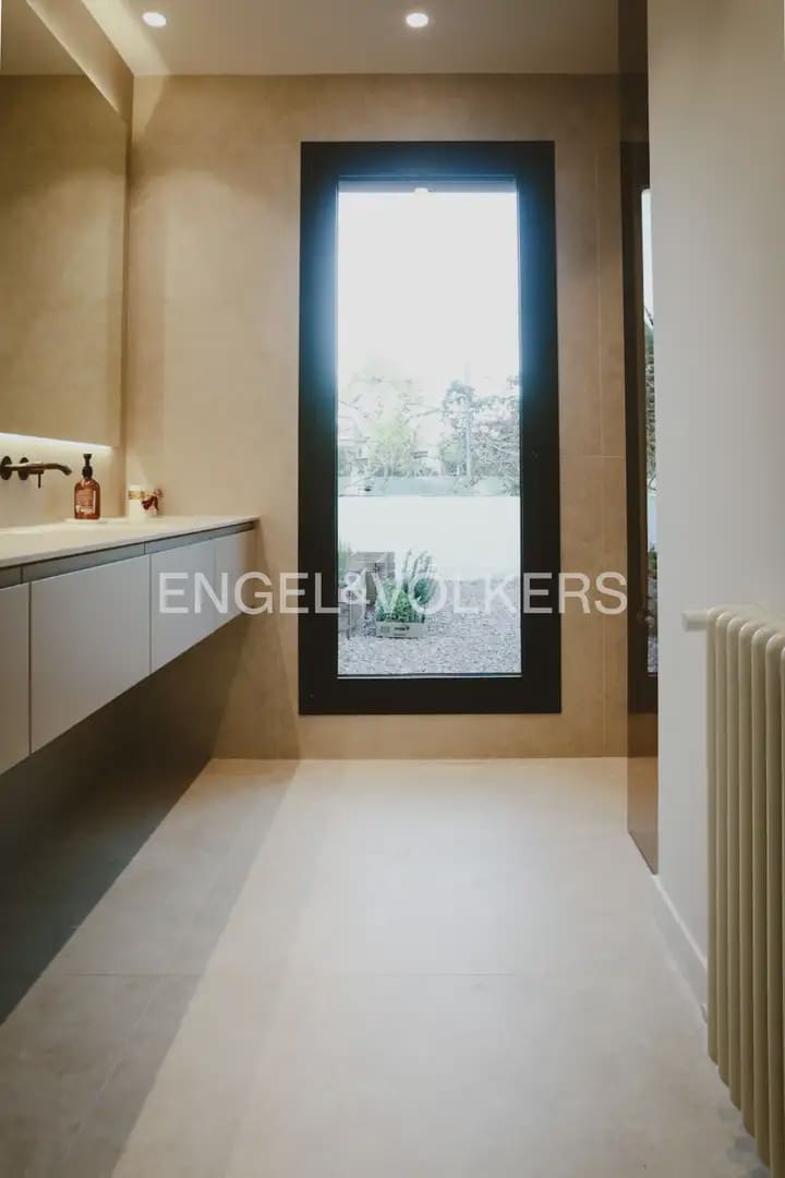 5 bedroom Villa for sale in L'Eliana with garage - € 1,480,000 (Ref: 10093913)