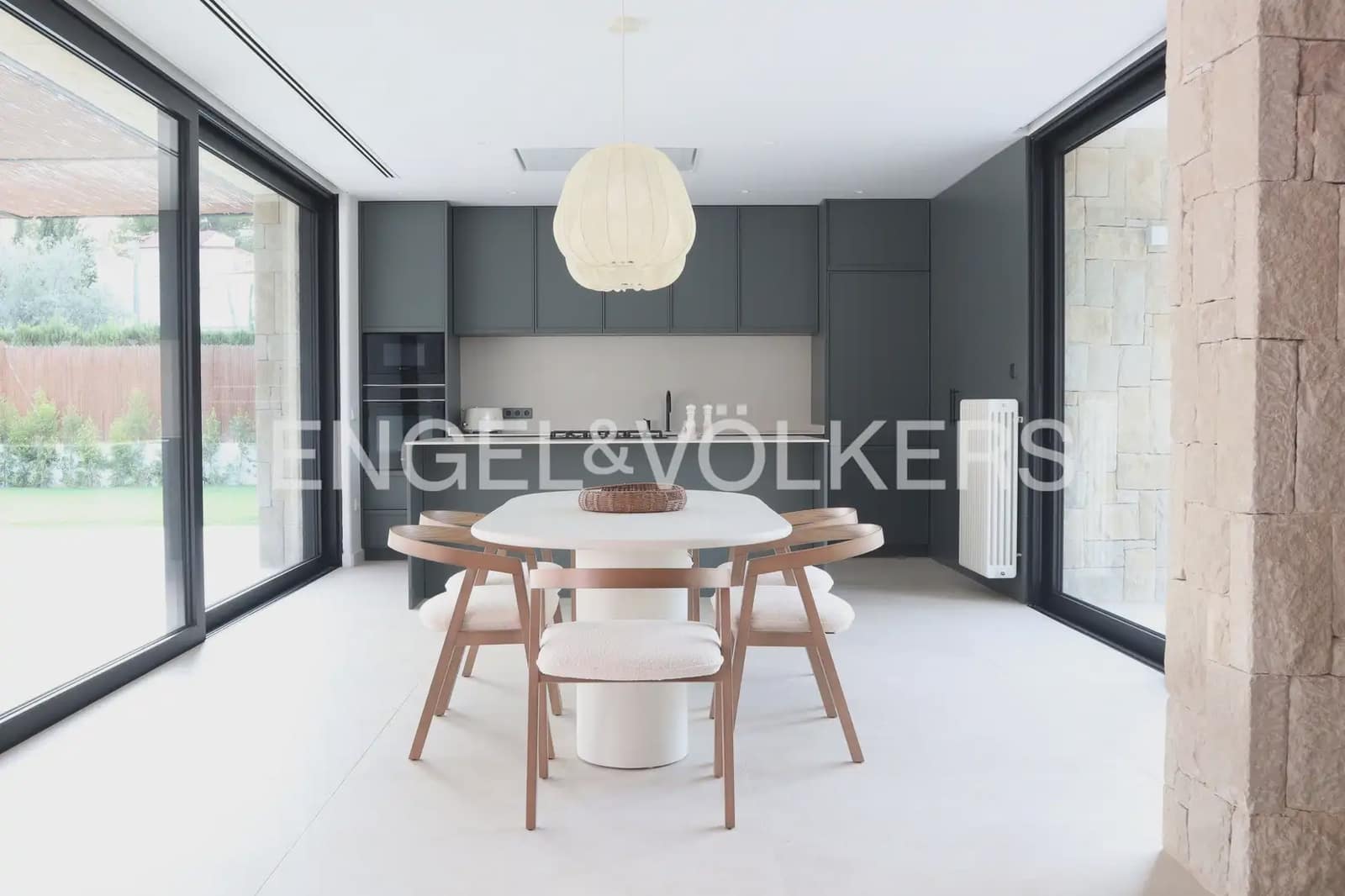 5 bedroom Villa for sale in L'Eliana with garage - € 1,480,000 (Ref: 10093913)