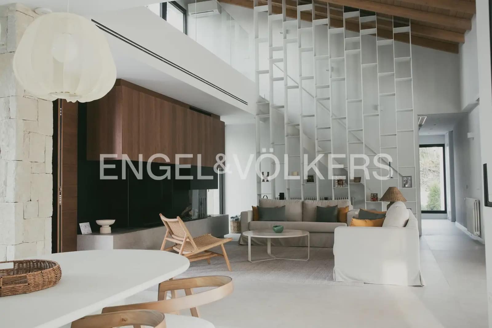 5 bedroom Villa for sale in L'Eliana with garage - € 1,480,000 (Ref: 10093913)