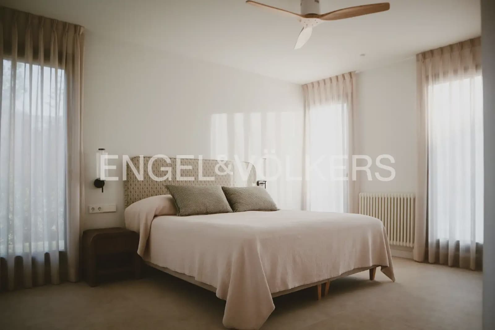 5 bedroom Villa for sale in L'Eliana with garage - € 1,480,000 (Ref: 10093913)