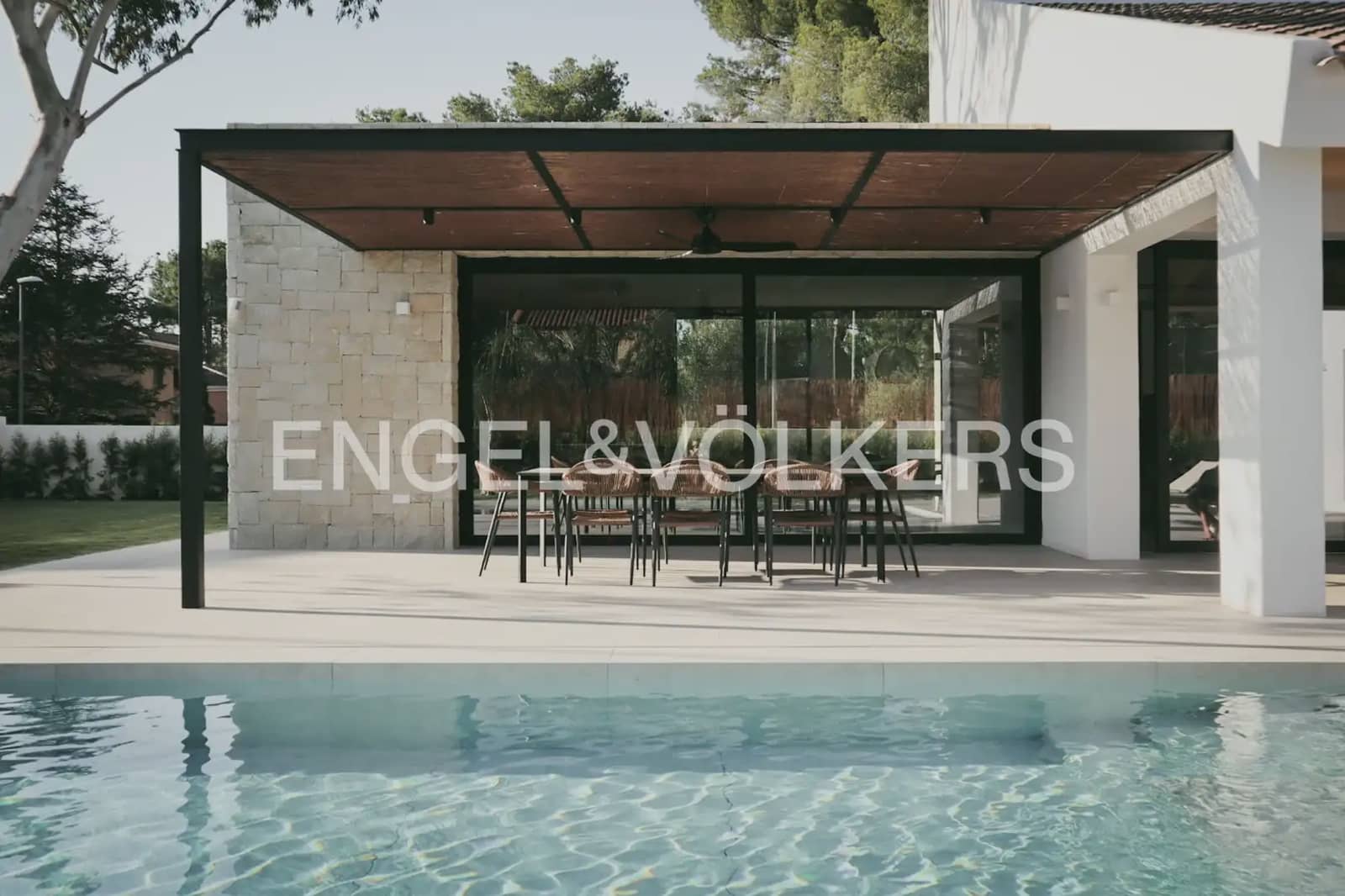 5 bedroom Villa for sale in L'Eliana with garage - € 1,480,000 (Ref: 10093913)
