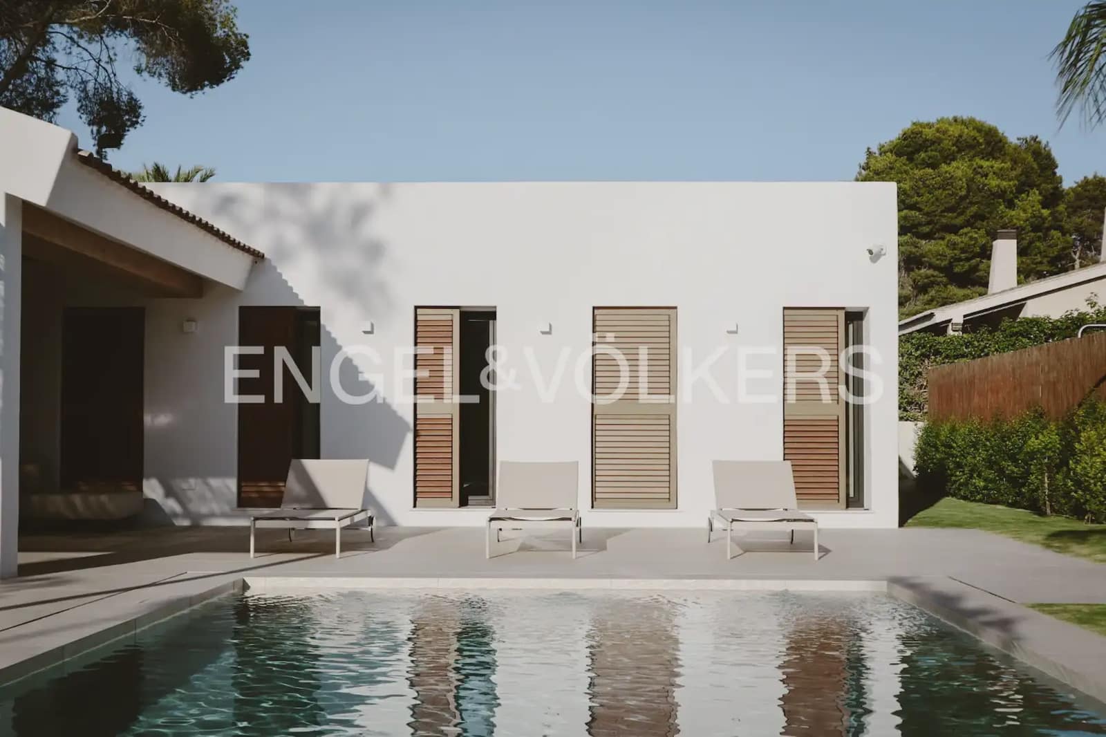 5 bedroom Villa for sale in L'Eliana with garage - € 1,480,000 (Ref: 10093913)