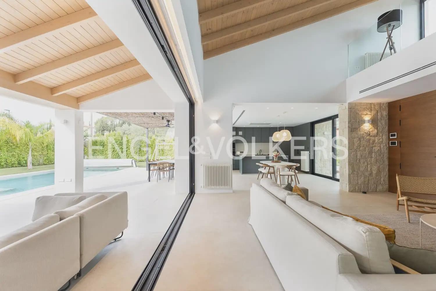 5 bedroom Villa for sale in L'Eliana with garage - € 1,480,000 (Ref: 10093913)