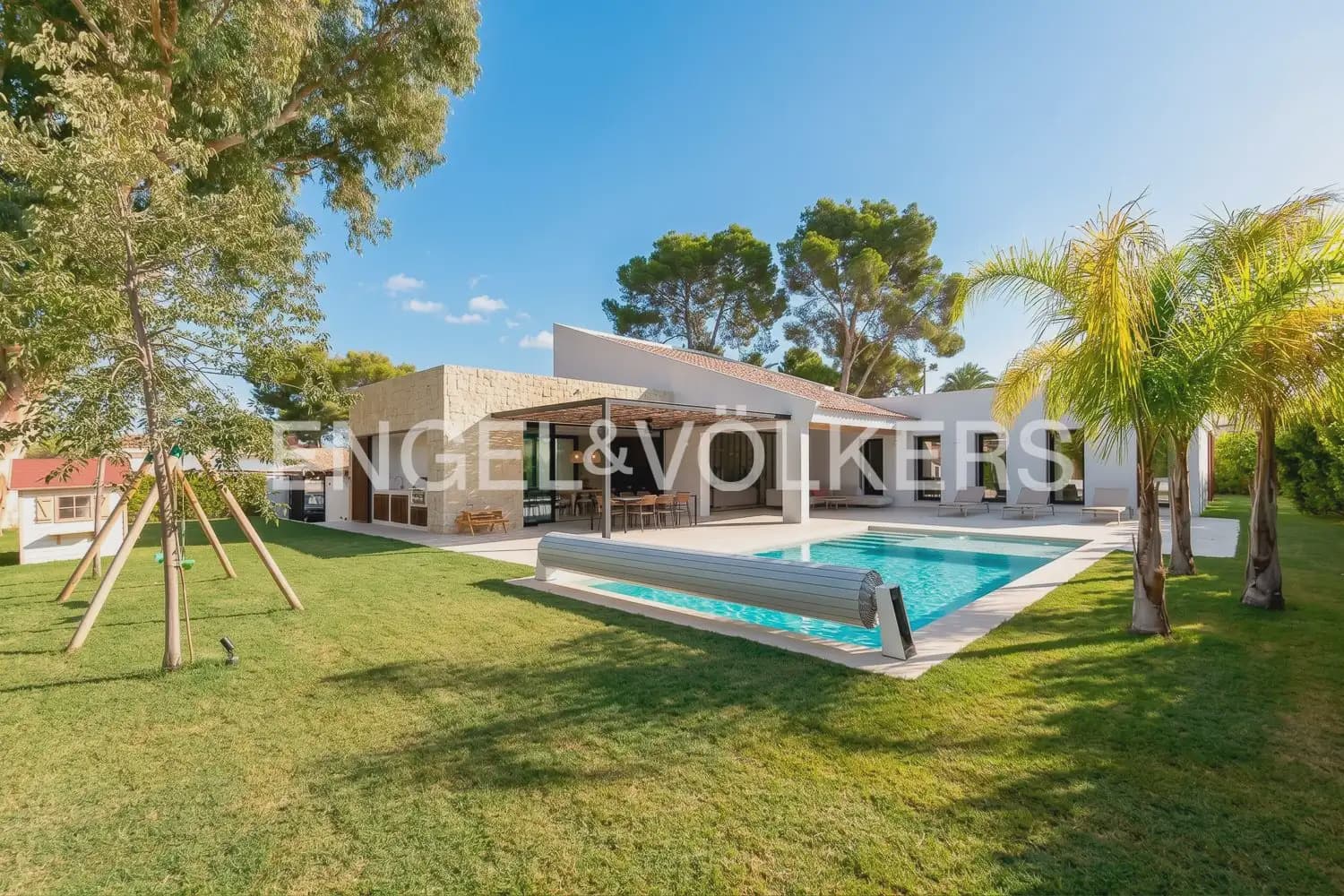 5 bedroom Villa for sale in L'Eliana with garage - € 1,480,000 (Ref: 10093913)