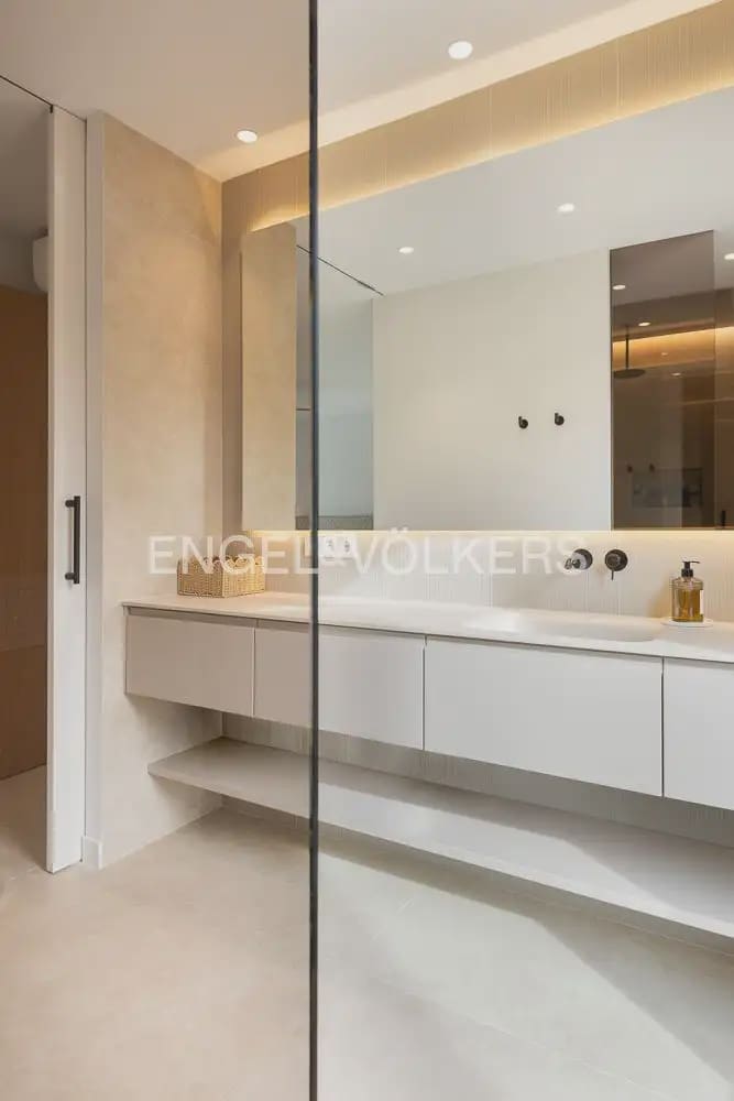 5 bedroom Villa for sale in L'Eliana with garage - € 1,480,000 (Ref: 10093913)