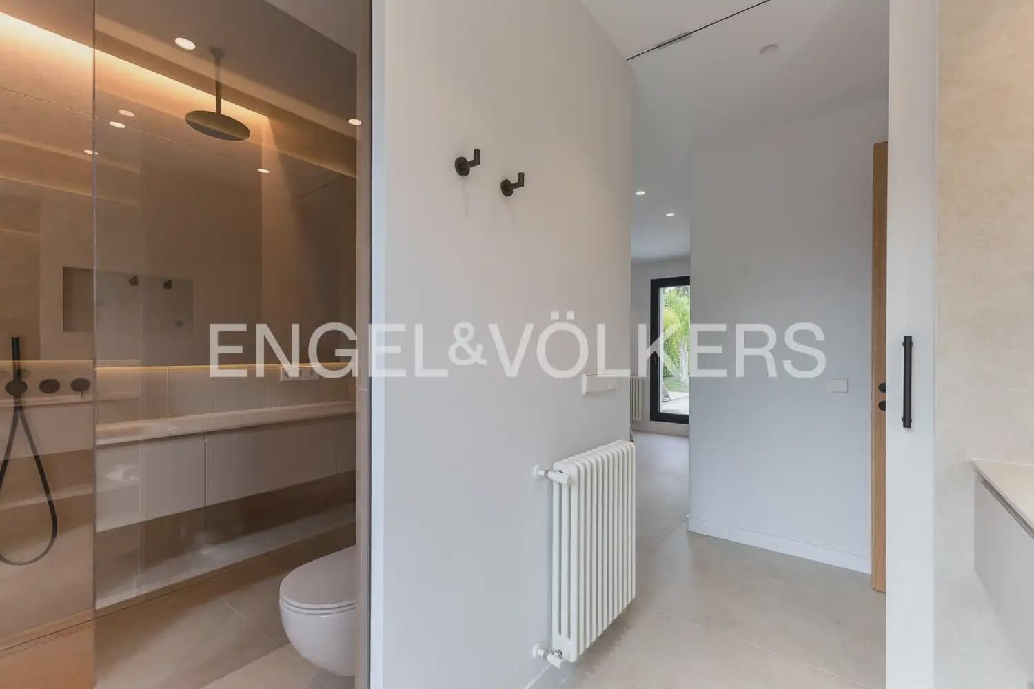 5 bedroom Villa for sale in L'Eliana with garage - € 1,480,000 (Ref: 10093913)