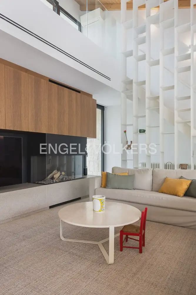 5 bedroom Villa for sale in L'Eliana with garage - € 1,480,000 (Ref: 10093913)