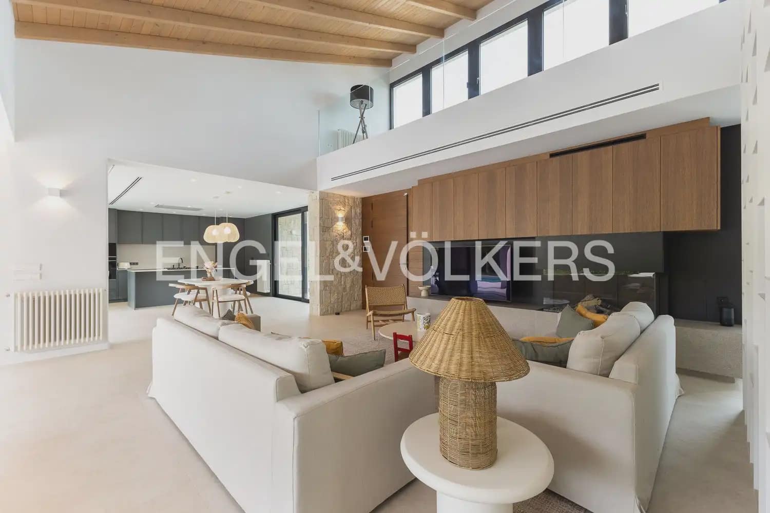 5 bedroom Villa for sale in L'Eliana with garage - € 1,480,000 (Ref: 10093913)