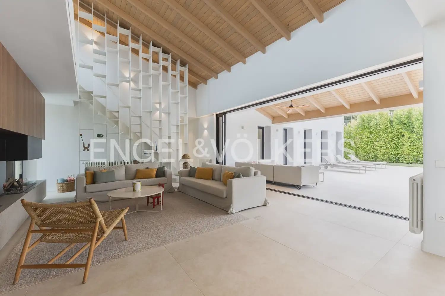 5 bedroom Villa for sale in L'Eliana with garage - € 1,480,000 (Ref: 10093913)