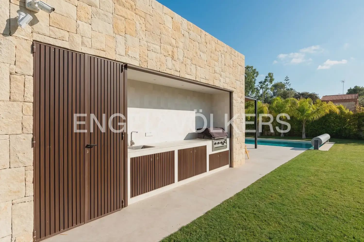 5 bedroom Villa for sale in L'Eliana with garage - € 1,480,000 (Ref: 10093913)