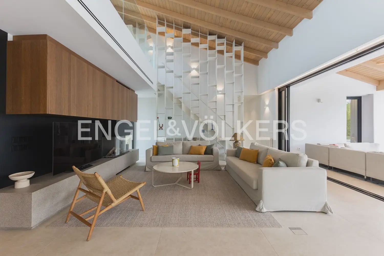 5 bedroom Villa for sale in L'Eliana with garage - € 1,480,000 (Ref: 10093913)