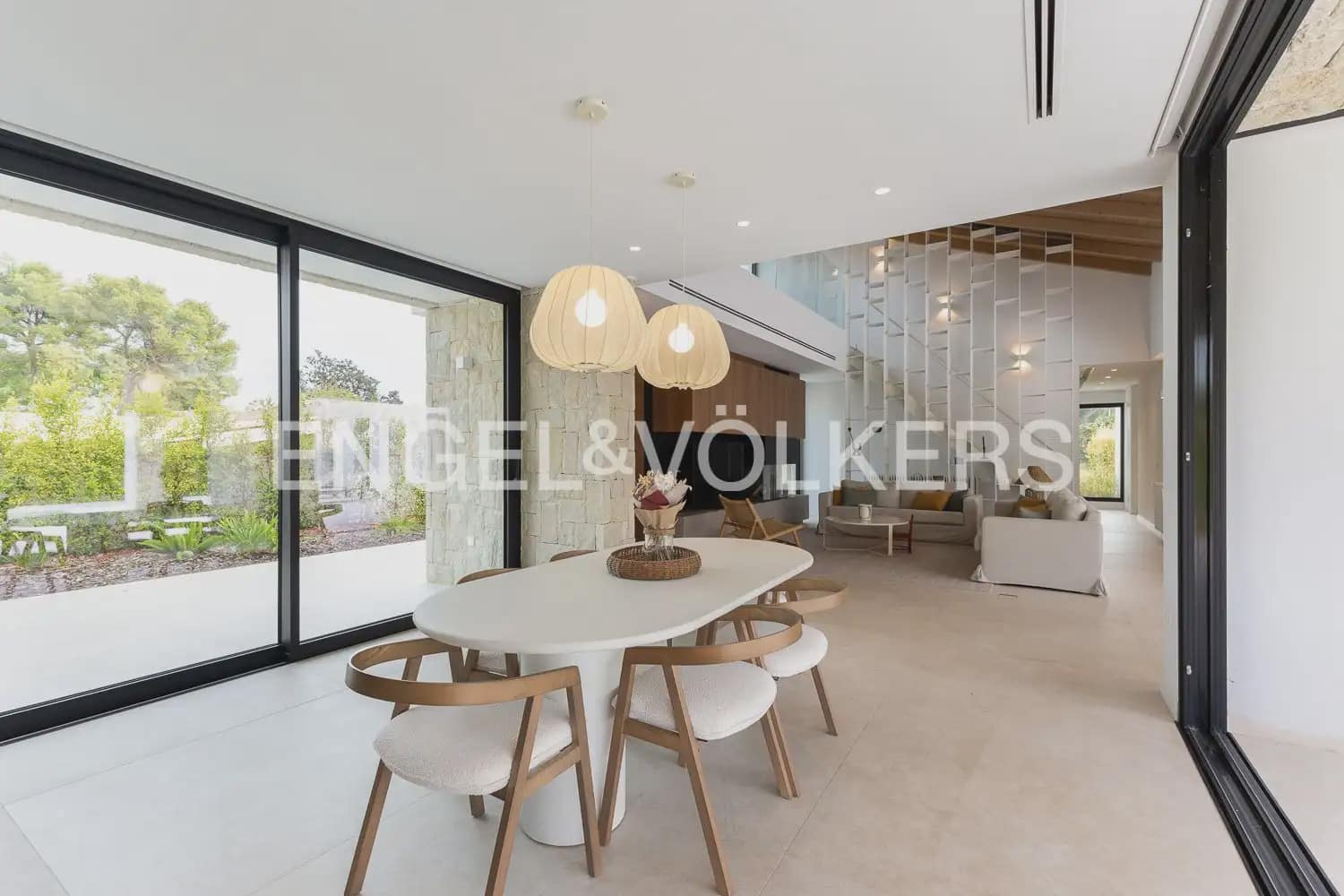 5 bedroom Villa for sale in L'Eliana with garage - € 1,480,000 (Ref: 10093913)