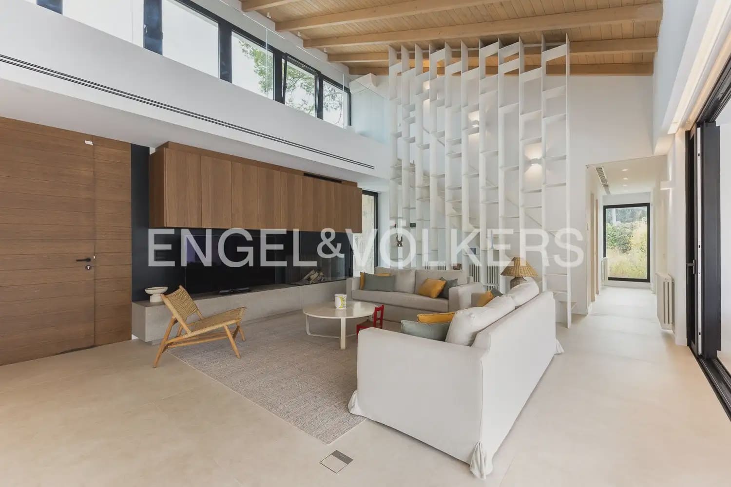 5 bedroom Villa for sale in L'Eliana with garage - € 1,480,000 (Ref: 10093913)