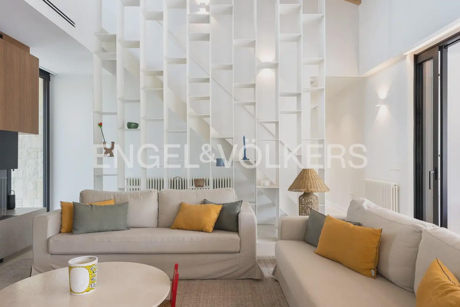 5 bedroom Villa for sale in L'Eliana with garage - € 1,480,000 (Ref: 10093913)