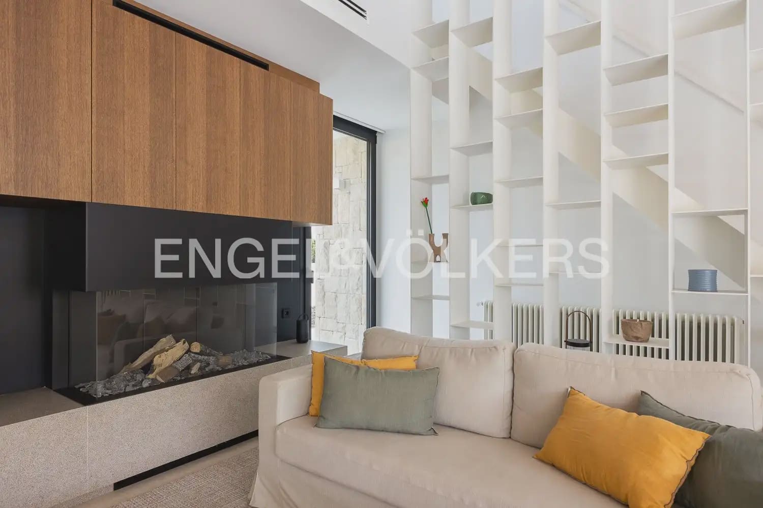 5 bedroom Villa for sale in L'Eliana with garage - € 1,480,000 (Ref: 10093913)
