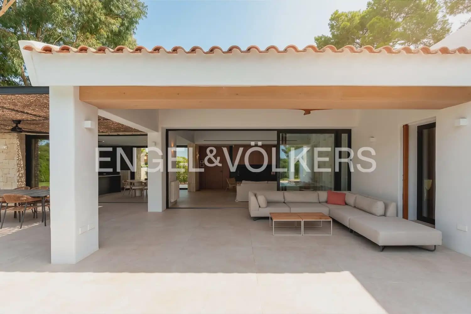 5 bedroom Villa for sale in L'Eliana with garage - € 1,480,000 (Ref: 10093913)