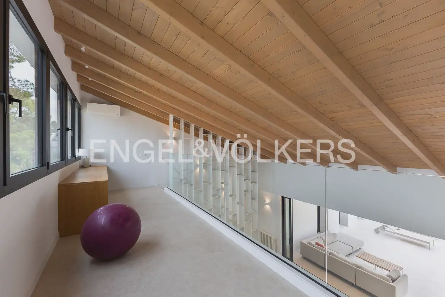 5 bedroom Villa for sale in L'Eliana with garage - € 1,480,000 (Ref: 10093913)