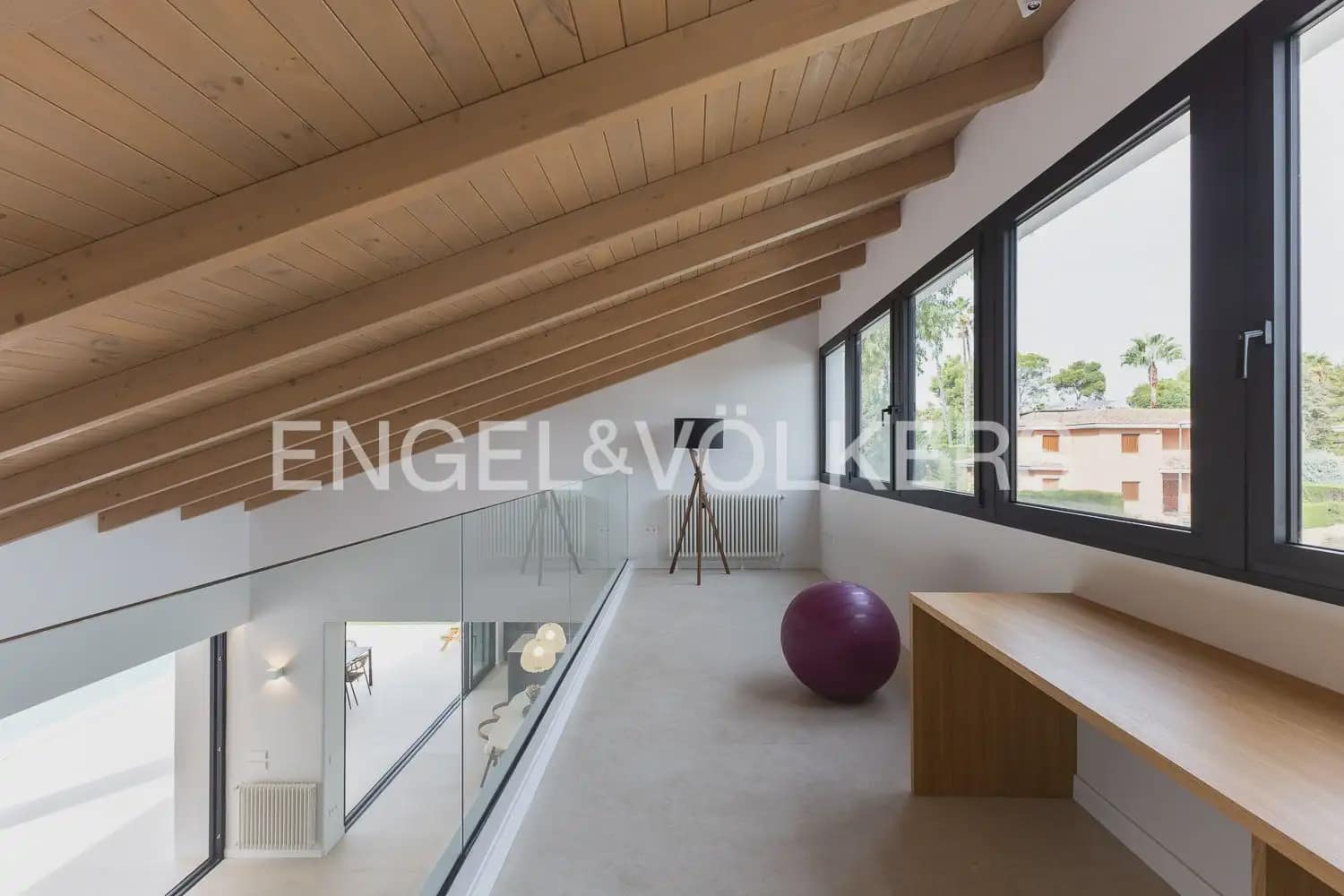 5 bedroom Villa for sale in L'Eliana with garage - € 1,480,000 (Ref: 10093913)