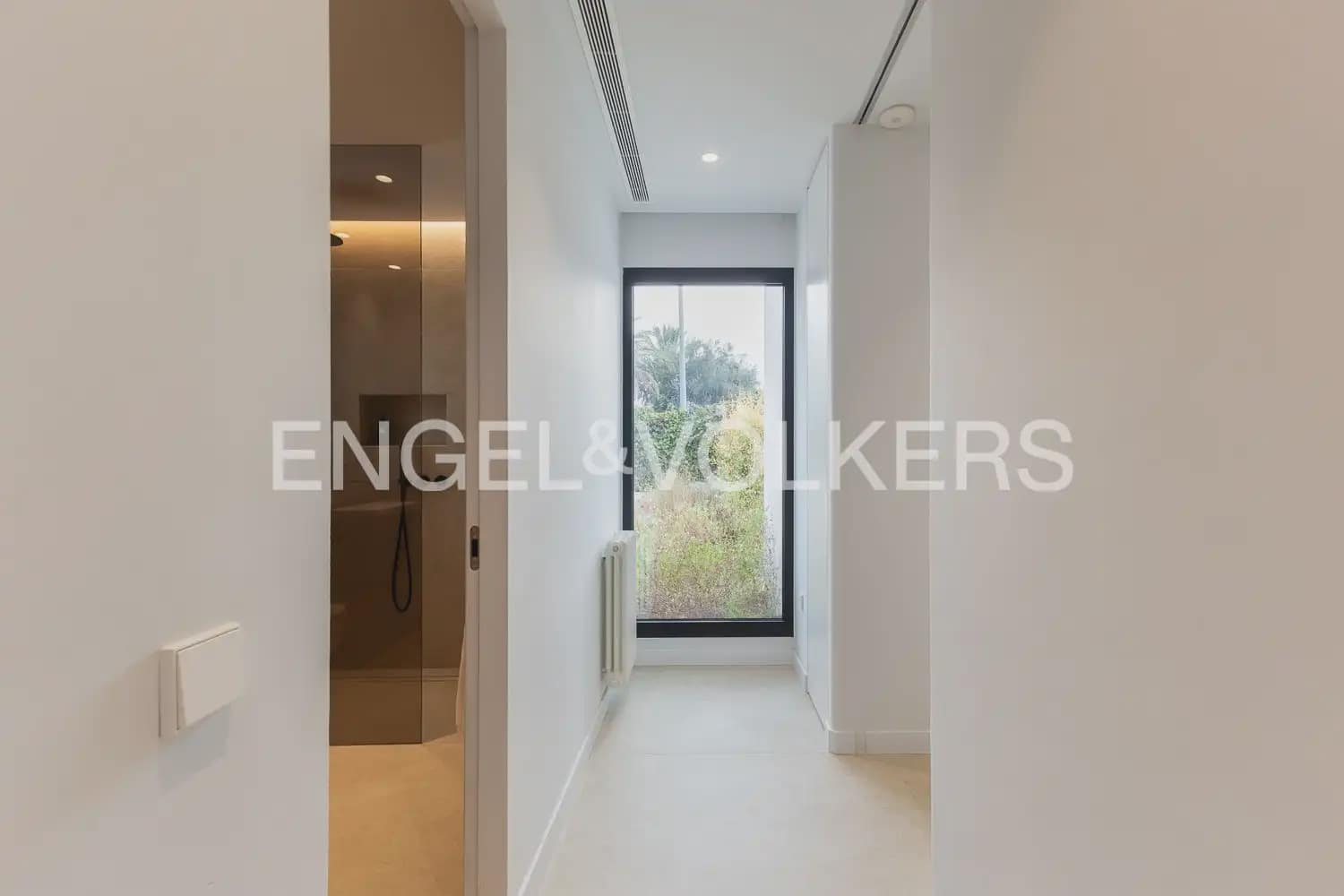 5 bedroom Villa for sale in L'Eliana with garage - € 1,480,000 (Ref: 10093913)