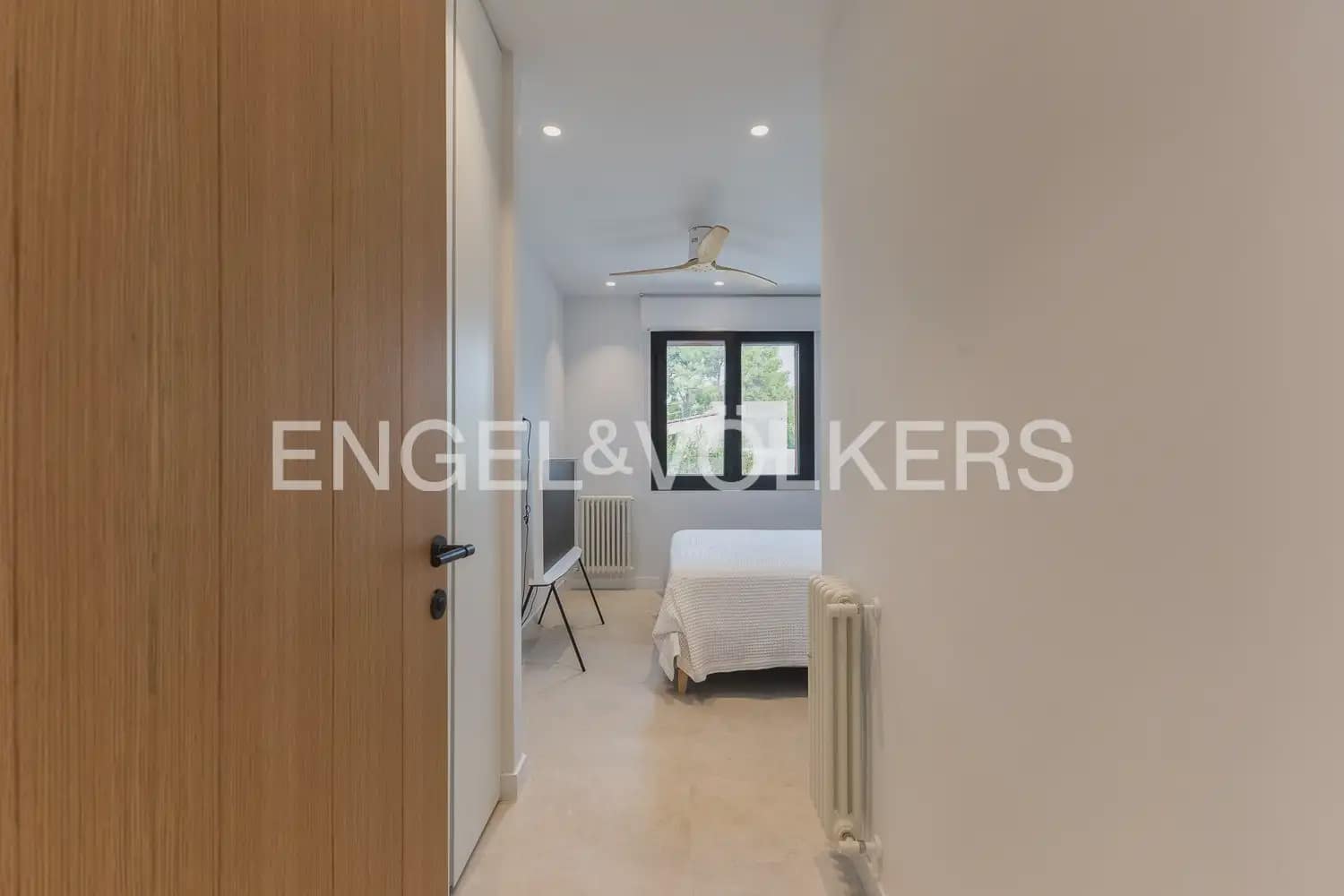 5 bedroom Villa for sale in L'Eliana with garage - € 1,480,000 (Ref: 10093913)