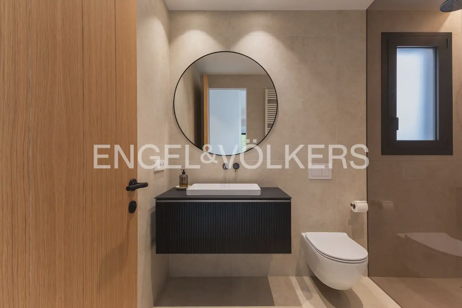 5 bedroom Villa for sale in L'Eliana with garage - € 1,480,000 (Ref: 10093913)