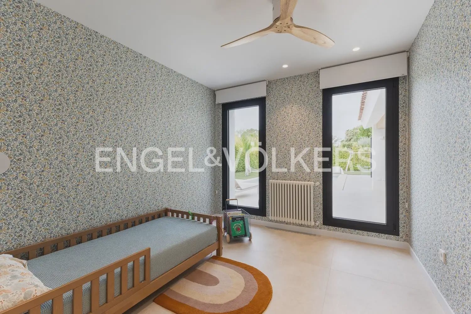 5 bedroom Villa for sale in L'Eliana with garage - € 1,480,000 (Ref: 10093913)