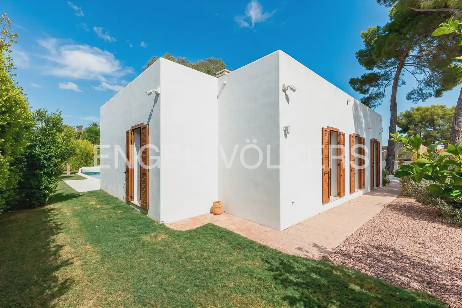 5 bedroom Villa for sale in L'Eliana with garage - € 1,480,000 (Ref: 10093913)