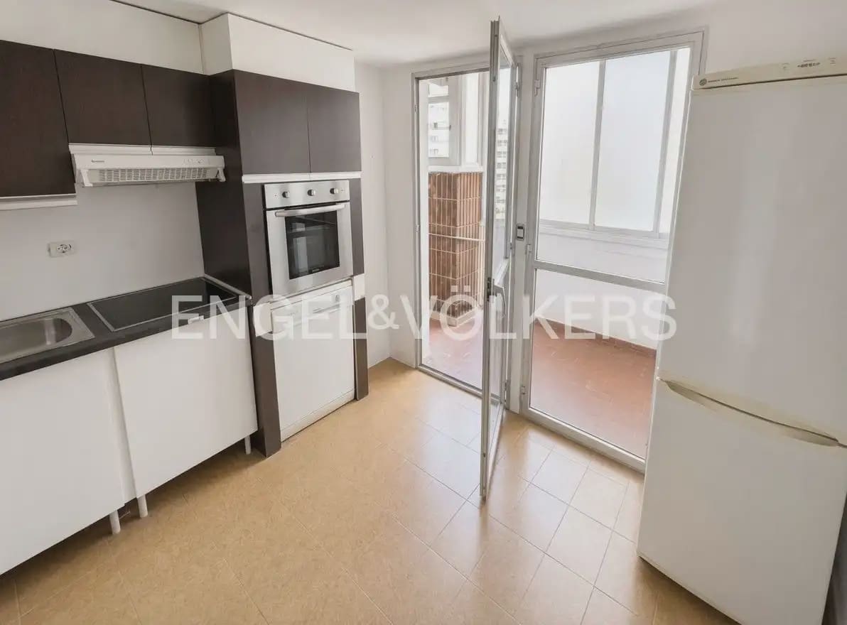 4 Zimmer Wohnung zu vermieten in Valencia Stadt mit Garage - 2.100 € (Ref: 10093961)