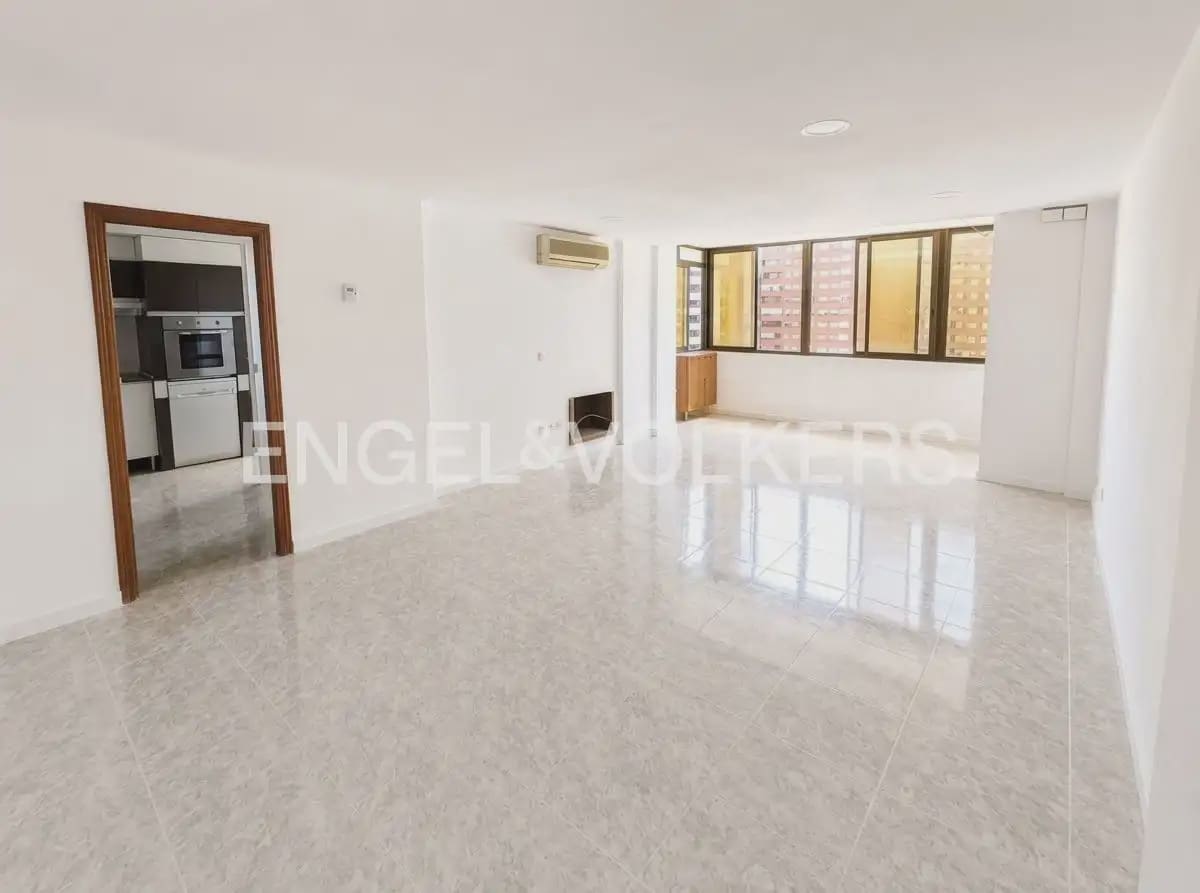 4 Zimmer Wohnung zu vermieten in Valencia Stadt mit Garage - 2.100 € (Ref: 10093961)
