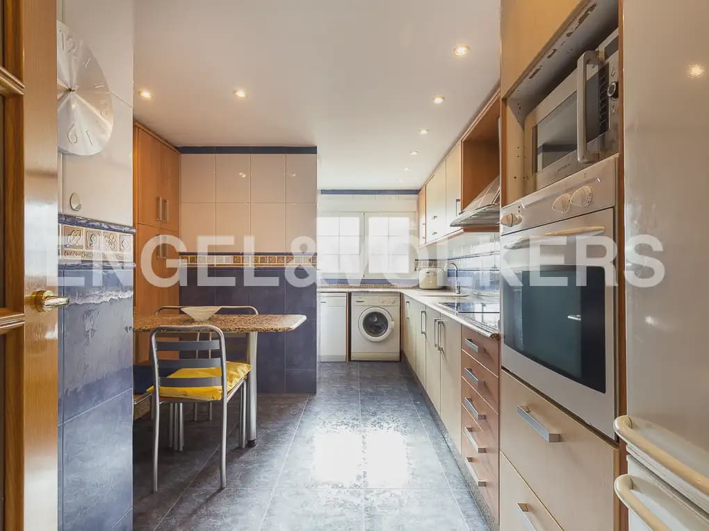 3 soverom Leilighet til leie i Valencia by - € 1 900 (Ref: 10094940)