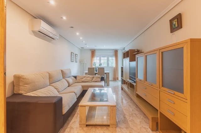 3 bedroom Flat for rent in Sant Pau, Valencia city - € 1,800 (Ref: 10094940)