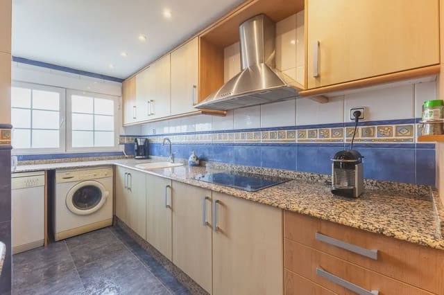 3 bedroom Flat for rent in Sant Pau, Valencia city - € 1,800 (Ref: 10094940)