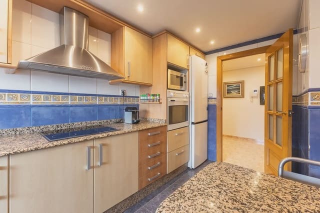 3 bedroom Flat for rent in Sant Pau, Valencia city - € 1,800 (Ref: 10094940)