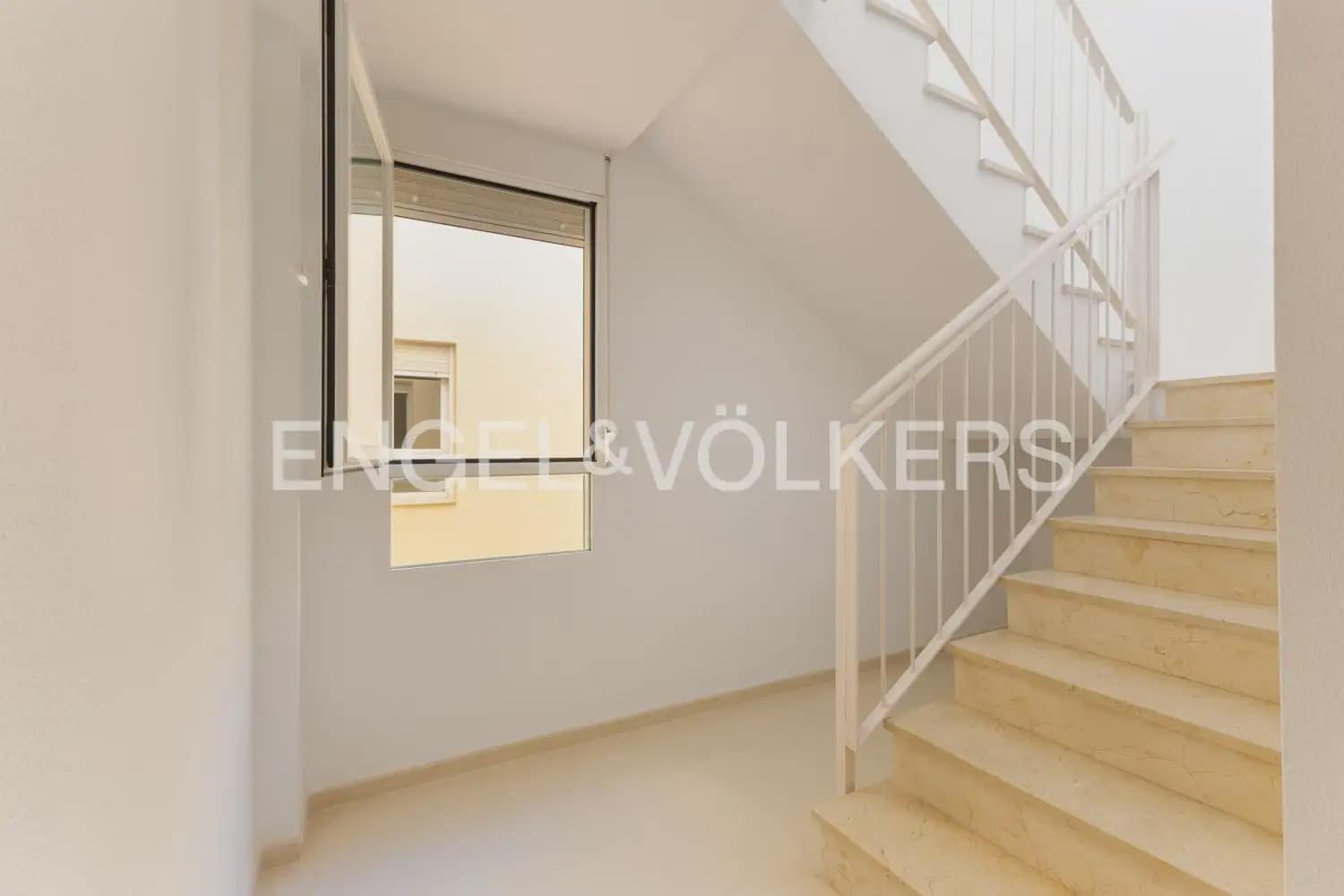 4 camera da letto Attico in vendita in Godella con piscina garage - 609.943 € (Rif: 10095367)