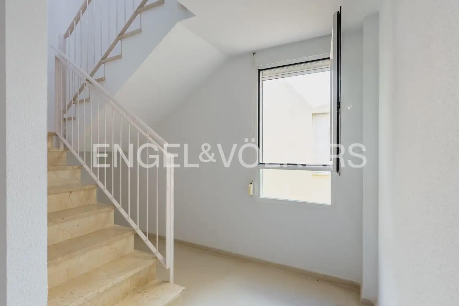 4 chambre Penthouse à vendre à Godella avec piscine garage - 616 910 € (Ref: 10095764)
