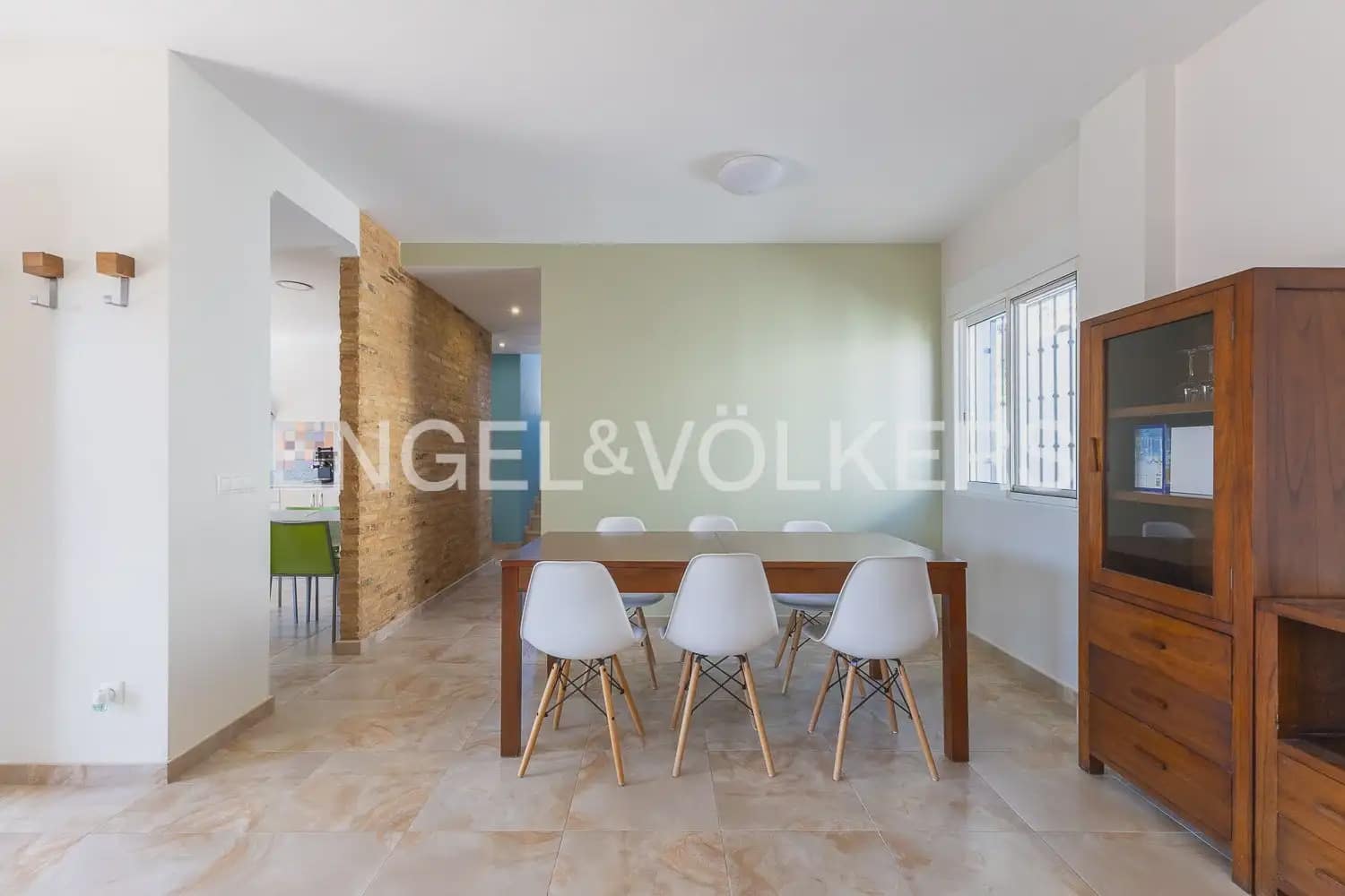 3 bedroom Villa for rent in Picassent with pool garage - € 1,900 (Ref: 10095767)