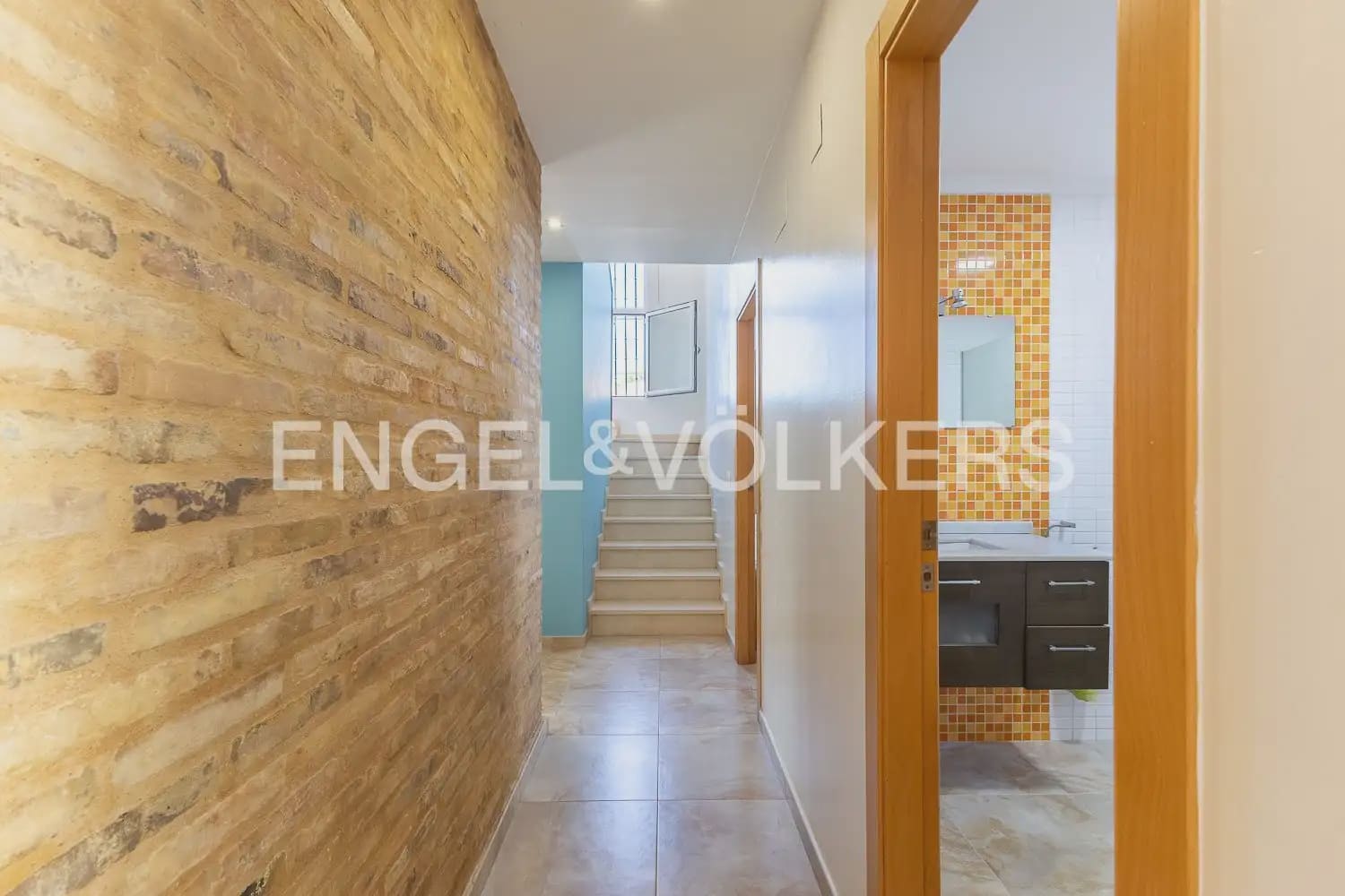 3 bedroom Villa for rent in Picassent with pool garage - € 1,900 (Ref: 10095767)