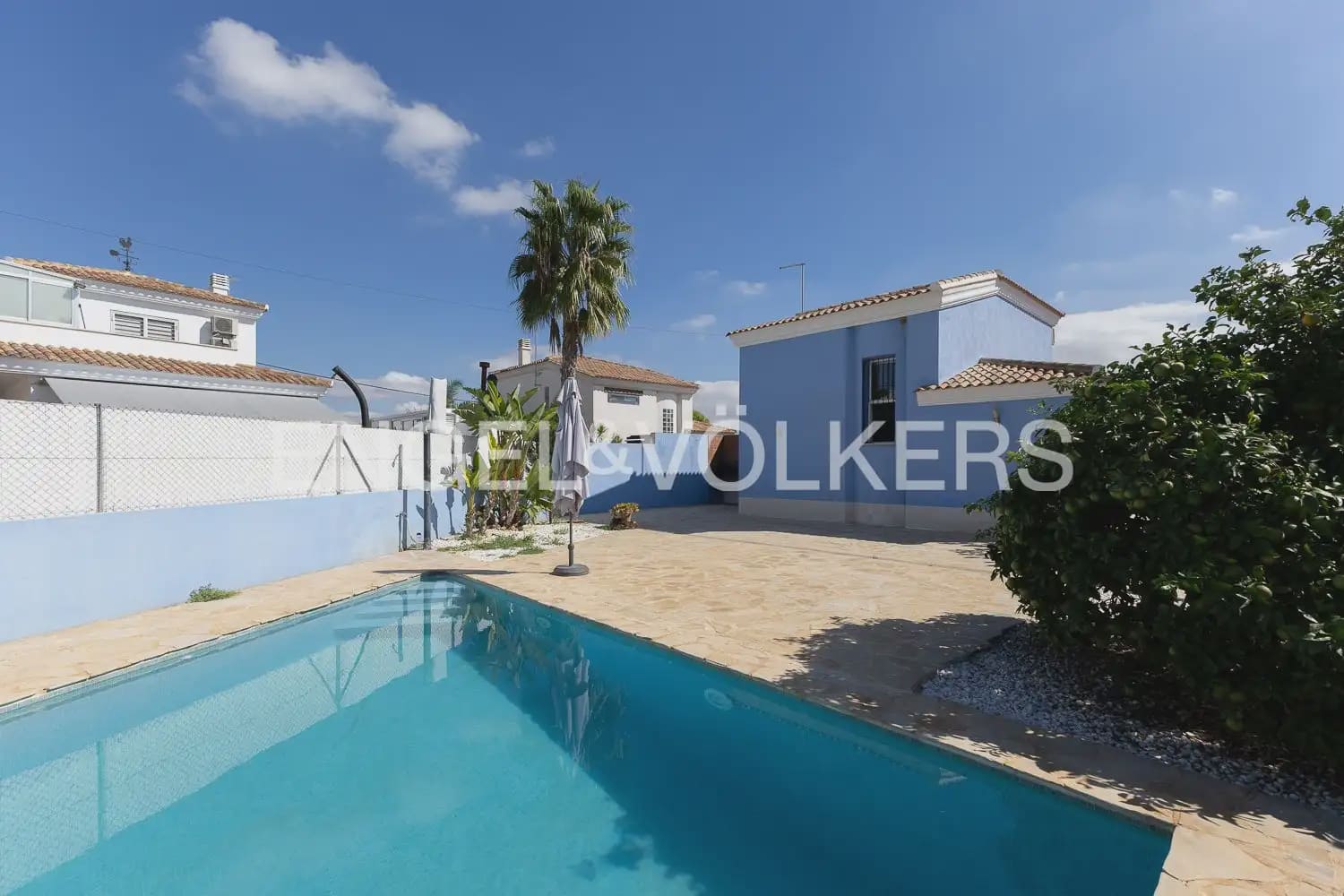 3 bedroom Villa for rent in Picassent with pool garage - € 1,900 (Ref: 10095767)