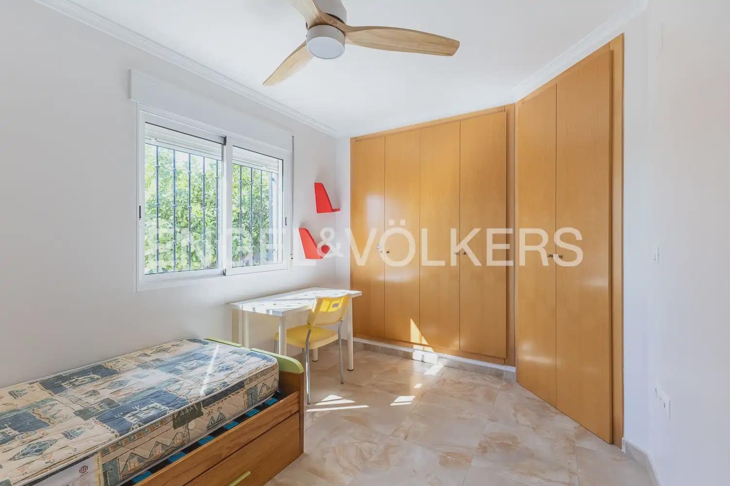 3 bedroom Villa for rent in Picassent with pool garage - € 1,900 (Ref: 10095767)