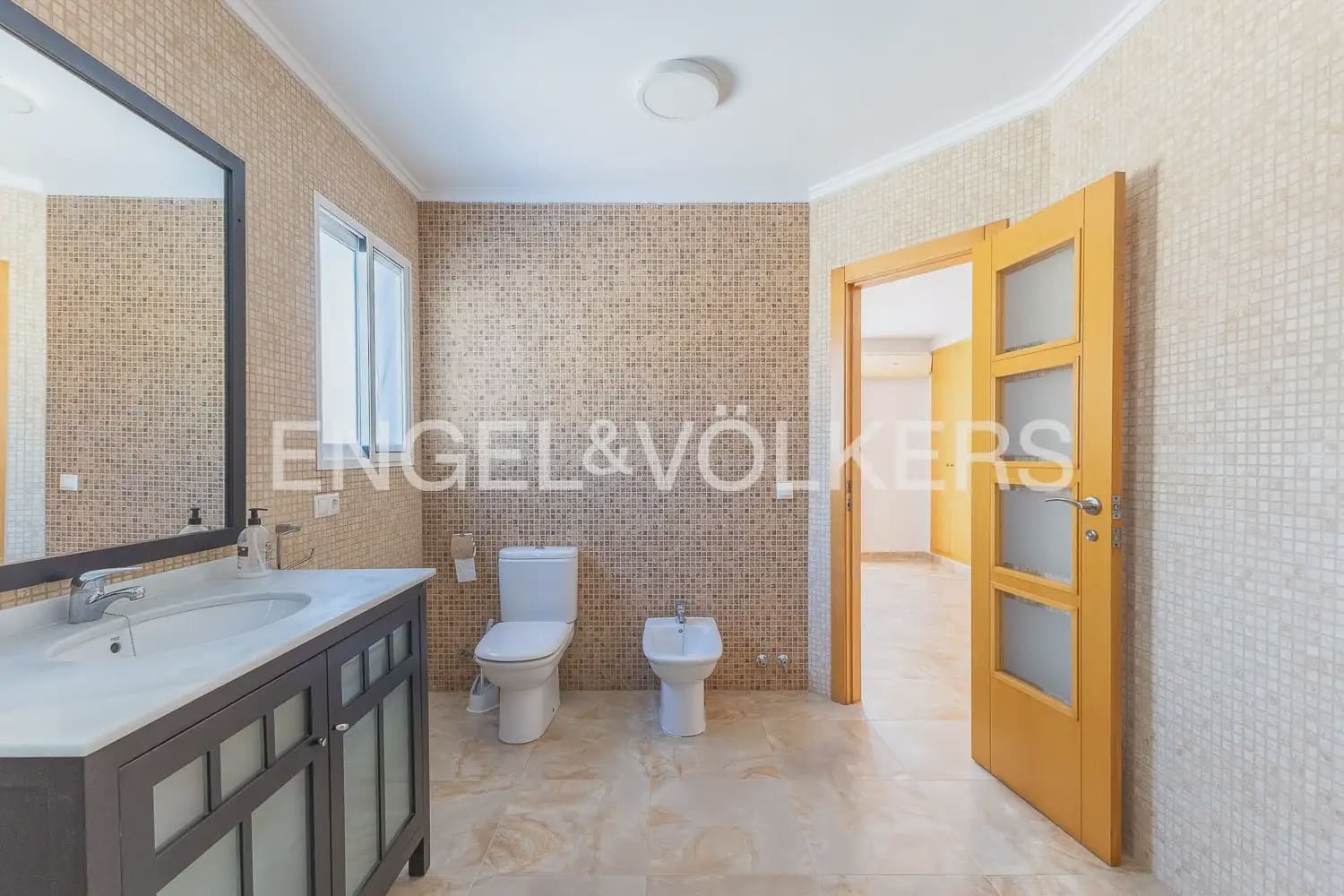 3 bedroom Villa for rent in Picassent with pool garage - € 1,900 (Ref: 10095767)