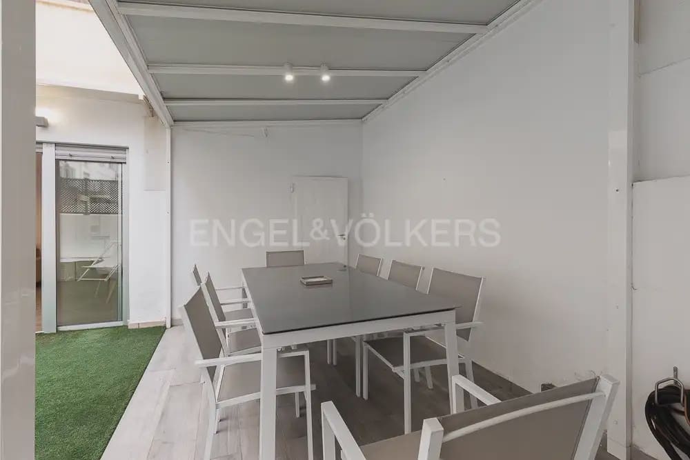 Piso de 2 habitaciones en València ciudad en alquiler - 2.300 € (Ref: 10098597)