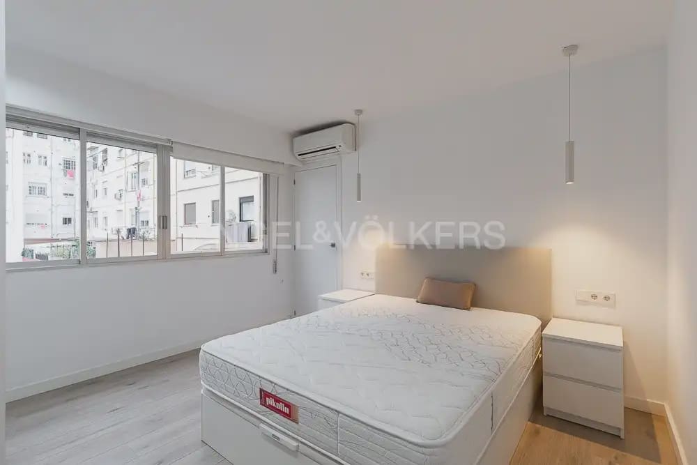 Piso de 2 habitaciones en València ciudad en alquiler - 2.300 € (Ref: 10098597)