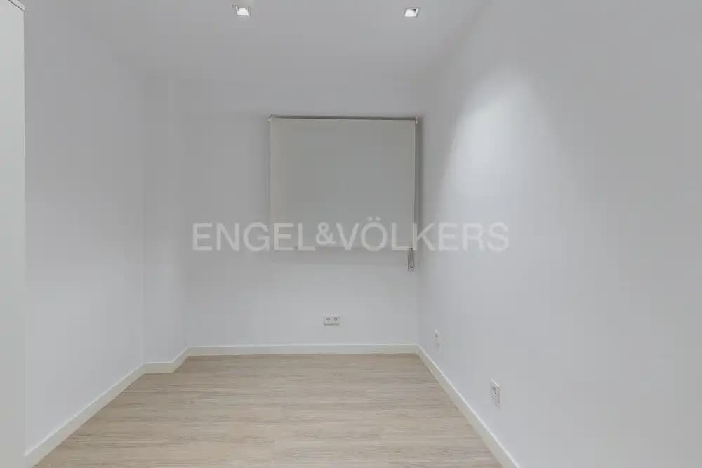 Piso de 2 habitaciones en València ciudad en alquiler - 2.300 € (Ref: 10098597)