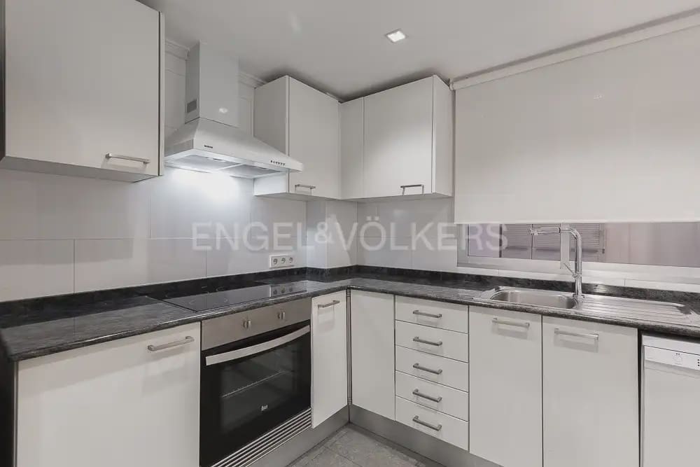 Piso de 2 habitaciones en València ciudad en alquiler - 2.300 € (Ref: 10098597)