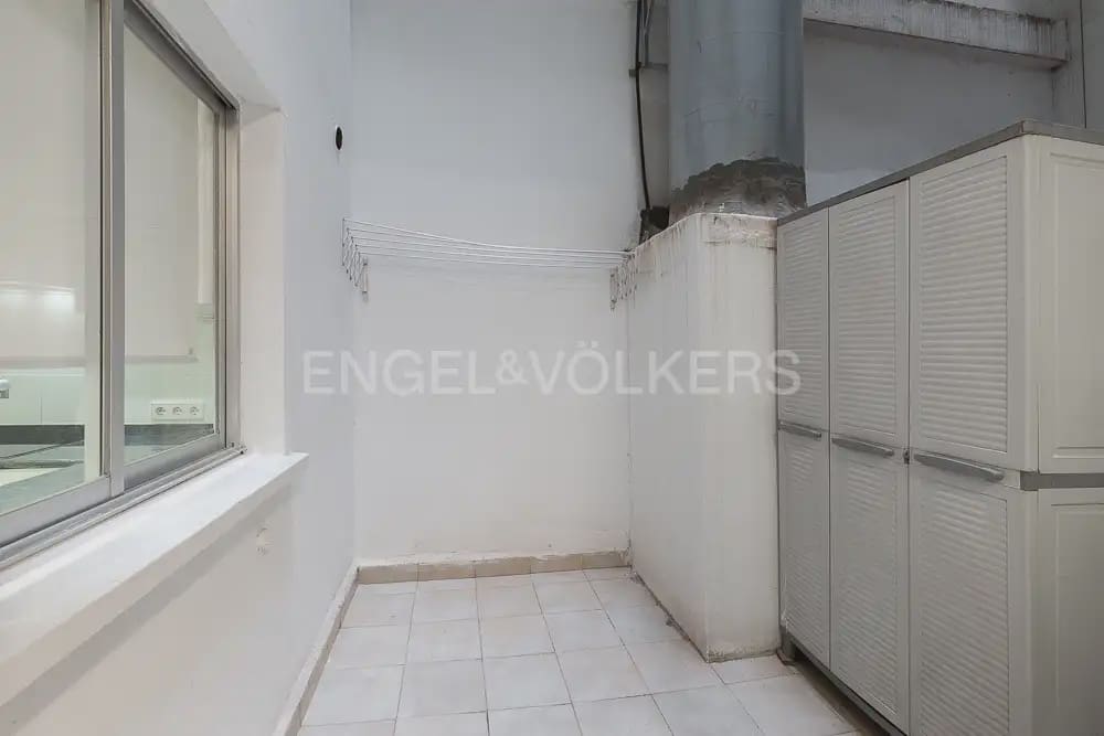 Piso de 2 habitaciones en València ciudad en alquiler - 2.300 € (Ref: 10098597)